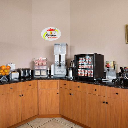 Отель Super 8 By Wyndham Bellingham Airport/Ферндейл Экстерьер фото